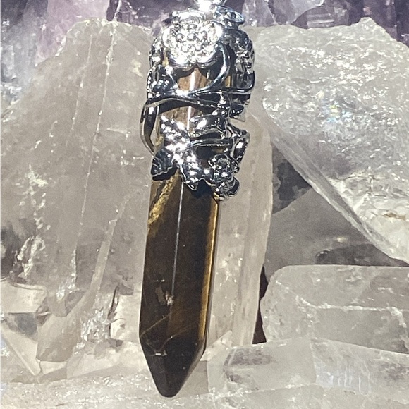 Unisex Tiger’s Eye Pointer Pendant Necklace - Picture 14 of 16